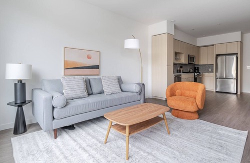 Fremont Apartment | Blueground | East Industrial, pool & AC, nr park