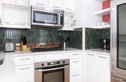 Hell's Kitchen Apartment | Blueground | Hell's Kitchen, fitness center, nr Hudson River Park