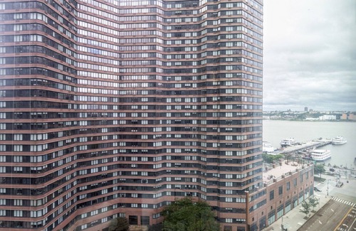 Hell's Kitchen Apartment | Blueground | Hell's Kitchen, fitness center, nr Hudson River Park