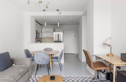 Hell's Kitchen Apartment | Blueground | Hell's Kitchen, fitness center, nr Hudson Yards
