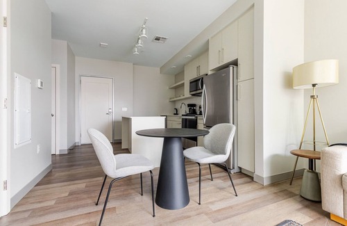 Jamaica Plain Apartment | Blueground | Jamaica Plain, AC, gym, nr pond