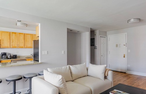 Manhattan Valley Apartment | Blueground | Manhattan Valley, balcony, nr Central Park