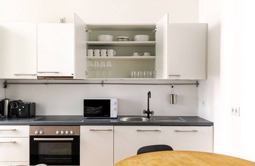 Schottenfeld Apartment | Blueground | Neubau, washer/dryer, nr Museum