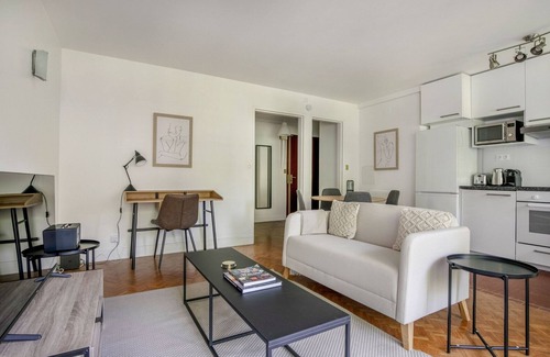 Quartier de Javel Apartment | Blueground | Porte Saint Cloud, balcony, nr sports