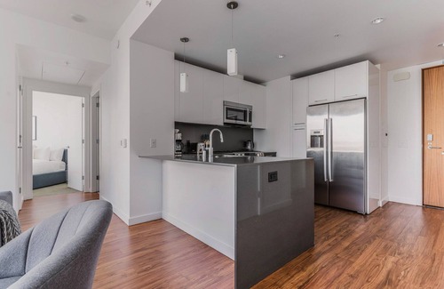 South Beach Apartment | Blueground | Rincon Hill, pool & EV, nr Ferry