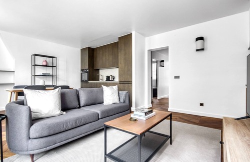 Gaillon Apartment | Blueground | Saint-Honoré, nr Rue de Rivoli