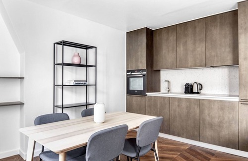 Gaillon Apartment | Blueground | Saint-Honoré, nr Rue de Rivoli