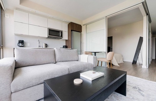 Capitol Hill Apartment | Blueground | Southwest Waterfront, gym, nr National Mall