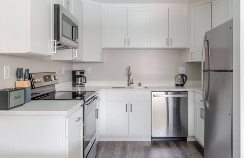 Sunnyvale West Apartment | Blueground | Sunnyvale West, washer, nr Park
