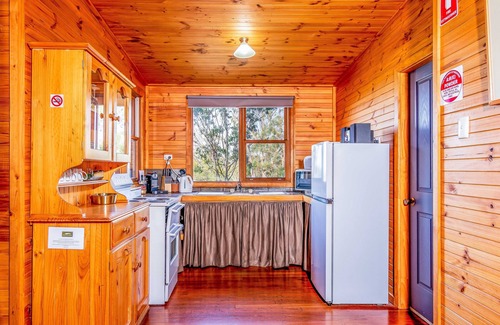 Rosebrook Cottage | Bluegum Cottage - Private jacuzzi , very private bush views.