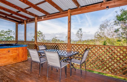 Rosebrook Cottage | Bluegum Cottage - Private jacuzzi , very private bush views.