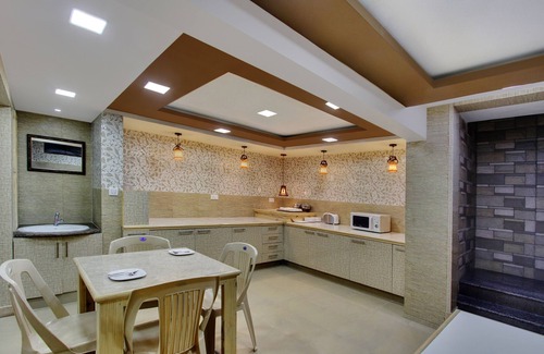 Koramangala Hotel | Bluemoon Comforts