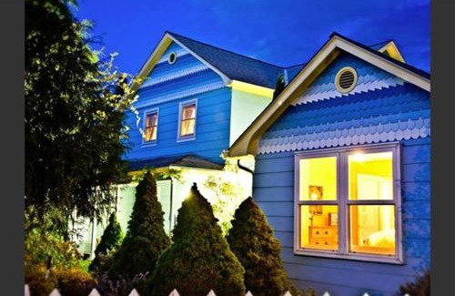 Ashland House | Bluemoon Vacation Rentals - Bluemoon House