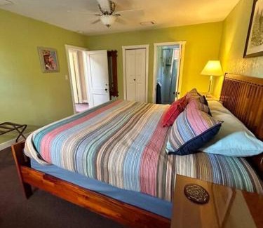 Ashland House | Bluemoon Vacation Rentals - Bluemoon House