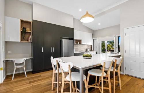 Toowoomba House | Bluestone Cottages - The Villa
