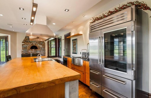 Pemberton Meadows House | Bluevault Weddings Luxury Home in Stunning Pemberton Meadows