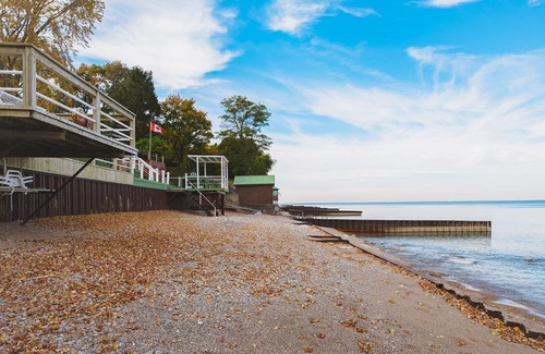 Sarnia House | Bluewater Shores - Luxury LakeFront Getaway