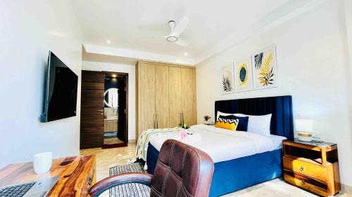 Saket Apartment | BluO 3BHK Saket CityWalk Mall - Lift, Balcony, Parking