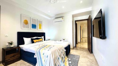 Saket Apartment | BluO 3BHK Saket CityWalk Mall - Lift, Balcony, Parking