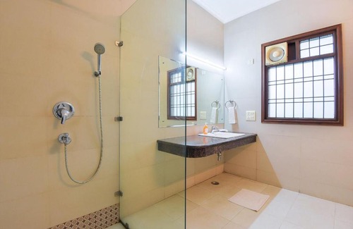 Sushant Lok Apartment | BluO Modern Studio DLF Galleria Market