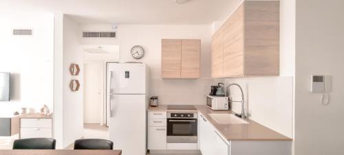 Tel Aviv Promenade Apartment | BnBIsrael apartments - Ben Yehuda Nuage