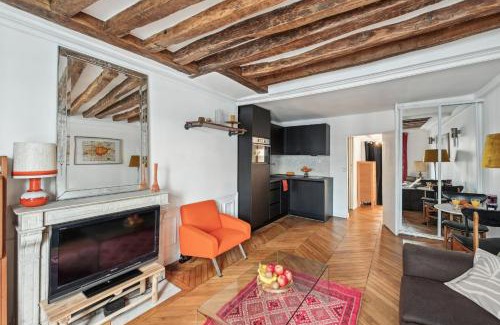 2nd Arrondissement Apartment | BnBNova - 1BR - Opéra & Palais Royal Gardens
