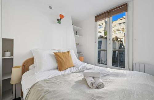 2nd Arrondissement Apartment | BnBNova - 1BR - Opéra & Palais Royal Gardens