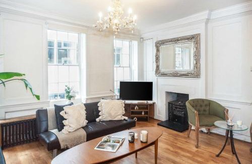 Soho Apartment | BnBNova - 3BR - Fitzrovia & St Annes Gardens
