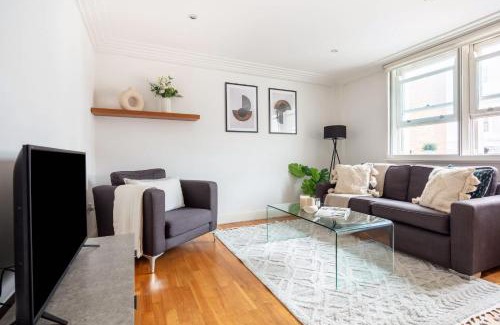Covent Garden Apartment | BnBNova - Modern 1BR near Covent Garden