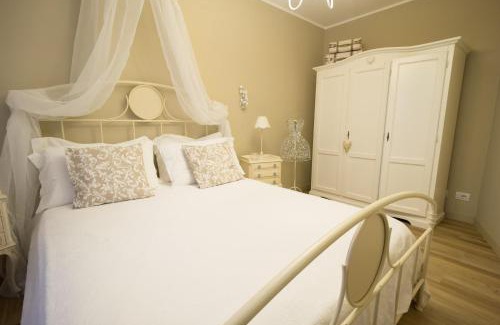 Porto Valtravaglia Apartment | Bnbook Maison Charlotte Lago Maggiore