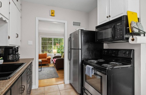 Central - Terry Apartment | Bo's 2 bedroom with HOT TUB and washer & dryer.
