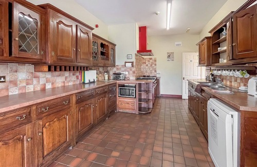 Tregaron Cottage | Boasting panoramic views, set in 15 acres, with open water lake and river.