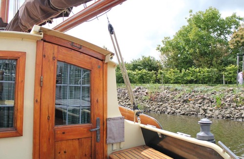 Strijensas Boat Rental | Boat and Breakfast