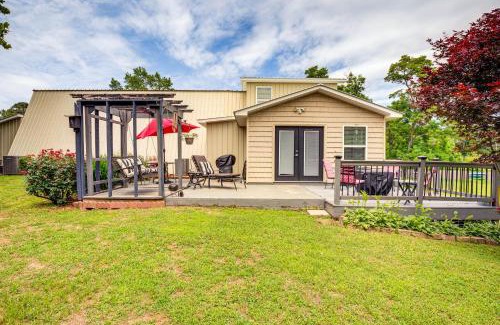 Fackler House | Boat and Swim Lake Guntersville Family Home