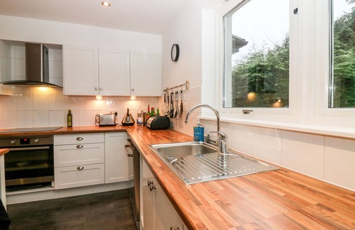 Maryculter Cottage | BOAT HOUSE, pet friendly, with open fire in Peterculter
