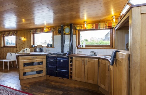 Noordschote Boat Rental | Boat in Merkem near Lake and Brook Lands