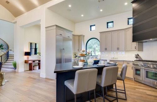 Horseshoe Bay West House | Boaters and Golfers Dream Luxury Lakeside Villa
