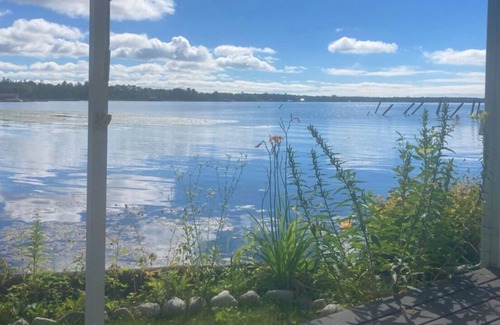 Cedarville Cottage | Boathouse Lakeside Cottage