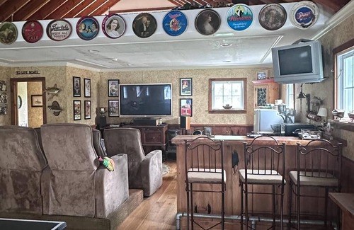 Lake Mills Cottage | BoatHouse ~Rock Lake~HotTub~ Pet-Friendly