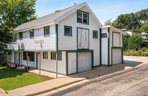 Lake Mills Cottage | BoatHouse ~Rock Lake~HotTub~ Pet-Friendly