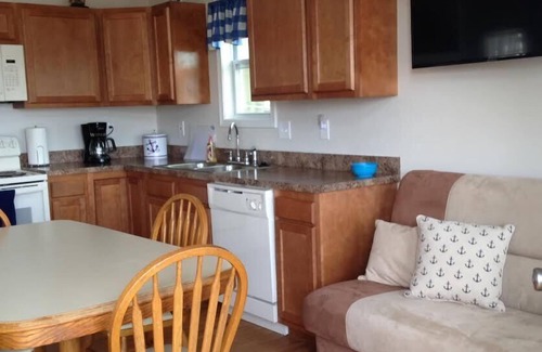 Bridgeport Cottage | Boating/Fishing Gem #2 on Oneida Lake, near Bridgeport, NY.