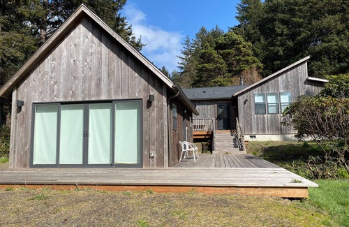 Yachats Cabin | Bob Creek Studio - across from Bob Creek Beach, Forest.