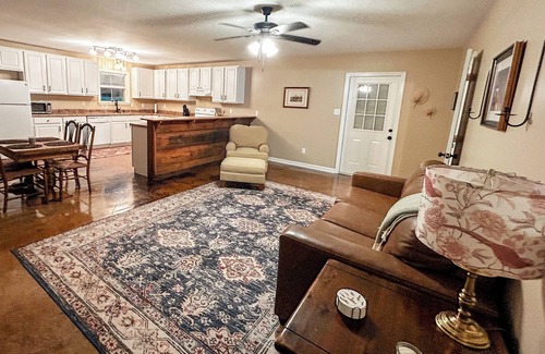 Mount Pleasant House | Bobwhite's Retreat: A peaceful country getaway!