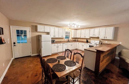 Mount Pleasant House | Bobwhite's Retreat: A peaceful country getaway!