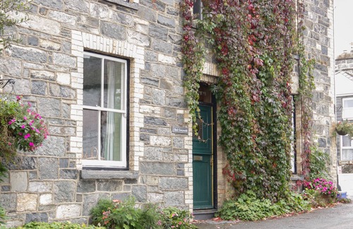Penmachno House | BOD GWYNEDD, pet friendly, with open fire in Penmachno