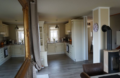 Eichenthal Cottage | BODDENgut - Holiday home "Uferschwalbe" directly in nature