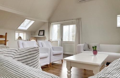 Loenga House | Boerderijhuisje 22 - Landelijk logeren bij Sneek
