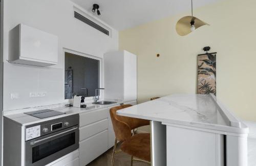 Fort-de-France Apartment | Bohème Tropical Chic Immeuble Le Botanik
