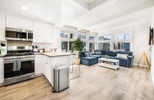 Mission Beach Apartment | Boho Bliss | Mission Beach Retreat w/Surfboards