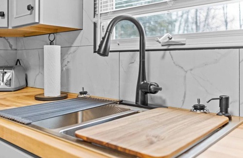South Burlington Apartment | Boho Chic Work Escape - 2-Bedroom, Close to Burlington/Airport